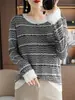 Top de algodón puro para mujer con mangas largas y una textura tejida clásica, que irradia elegancia refinada, perfecto para primavera y otoño, y diseñado para crear un efecto adelgazante.