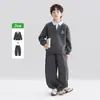 Roupa Infantil Zuoxi Conjunto de Outono para Meninos 2026 Novo Estilo College Infantil Suéter Polo Falso de Duas Peças e Calça Conjunto de Outono