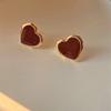 Encantadores aretes de botón estilo retro de Hong Kong para mujer aguja de plata S925 elegantes simples pequeños combinables rojo vino tinto francés de red para mujer