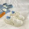 2026 Zapatillas Gruesas con Expresiones de Dibujos Animados Lindos para Mujer, Zapatos Blancos de Punta Redonda, Estilo de Niña, Versátiles para Estudiantes, Casual