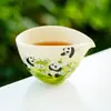 Taza de la Justicia Zhi Xiong Xi Hui - Dispensador de té de cerámica de alta gama para uso doméstico, adecuado para preparar té y como parte del juego de té Kung Fu, con un alto valor estético