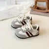 Sapatos Argan para Meninos 2025 Outono Novo Estilo Sapatos Esportivos Versáteis de Solado Macio para Crianças Calçados Casuais Slip-on para Meninas e Crianças de Meia-idade