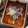 Broche de Peonía Floración de Prosperidad Vintage para Mujer Broche de Flor Tridimensional Pintado a Mano de Alta Gama Pin Accesorio de Tendencia Nacional Elegante