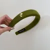 Faixa de Cabeça Vermelha Versátil para Mulheres, Faz o Rosto Parecer Menor, Acessório de Cabelo para Ano Novo, Novo Estilo de Outono e Inverno, Sensação de Luxo, Presilha de Cabelo para Lavar o Rosto