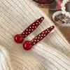 Grampo de Cabelo Retro com Bolinhas Vermelhas Presilha para Franja Feminina Grampo Elegante Presilha Bico de Pato para Cabelos Quebrados Acessório de Cabeça Simples para Instagram