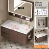 Gabinete de banheiro de alumínio em favo de mel na cor nogueira, estilo meados do século, com combinação de gabinete lateral para vaso sanitário, gabinetes laterais esquerdo e direito