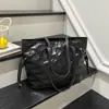 Bolsa Tote Simples e Estilosa Estilo Coreano para Mulheres, Novo Modelo 2026, Bolsa de Ombro Grande Capacidade com Relevo, Bolsa de Braço Tendência