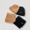 Conjunto de Dos Piezas de Punto Bordado con Tema de Amor para Niños Otoño e Invierno Bebé Suave y Cálido Gorro y Bufanda de Lana Conjunto a Prueba de Frío Venta al por Mayor