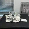 Nova coleção Primavera/Verão 2026: Tênis "dad shoes" emagrecedores, com amarração, solado plataforma e que aumentam a altura - confortáveis, estilosos, versáteis e perfeitos para looks casuais e esportivos