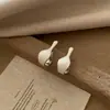 Pendientes de Gota Metálicos Esmaltados de Moda Estilo Old Money con Agujas de Plata, Estilo Crema de Lujo Ligero, Diseño de Nicho, Pendientes Elegantes y de Alta Gama