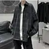 Camisa a cuadros con bloques de color retro transfronteriza 2026, camisa casual holgada para hombre primavera/otoño, estilo pareja, prenda exterior de moda