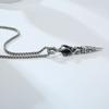 Collar con colgante de vajra mágico de seis sílabas para hombre, personalidad moderna, retro, acero de titanio, colgante para hombre, hip hop moderno, colgante de vajra con diamantes para hombre