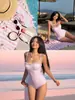 Maiô de Peça Única Amazon com Listras Rosa e Brancas e Alça de Babados para Mulheres, Body de Verão Slim-Fit, Estilo Ins Transfronteiriço Y2K