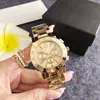 Reloj de Cuarzo para Mujer con Correa Redonda de Acero Esfera de Tres Ojos Marcadores Incrustados con Diamantes Color Bi-tono de Lujo Ligero Reloj de Pulsera Decorativo con Temperamento