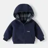 Cárdigan con capucha para niño, nuevo estilo otoño 2026, ropa para niños mayores, ropa de otoño para niños, abrigo infantil engrosado