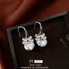 Aretes de Lazo de Circonita Super Brillantes, Lujo Ligero, Gama Alta, Ganchos para Orejas Exquisitos, Estilo Único, Versátiles, Accesorios para Orejas Sencillos y de Moda
