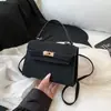 Bolsa Quadrada Pequena de Mão em Camurça para Mulheres 2025 Nova Moda Retrô Bolsa de Ombro Único Transversal Estilo Western Bolsa Kelly