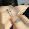 Anillo Versa Croix Retro de Cruz para Mujer con Circonita 5A Guardián Cruz Estrecha Anillo de Pareja
