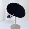 Moda Japonesa Pequeno Logo Chapéu Boina de Pelúcia Feminino Outono Inverno Retrô Britânico Chapéu de Pintor À Prova de Vento Quente Chapéu de Aeromoça Tendência