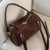 Bolsas Femininas 2025 Outono e Inverno Novas Bolsas Tote Estilo Europeu e Americano Bolsas Femininas Transfronteiriças Bolsa de Ombro Único Transversal Bolsa Grande de Camurça