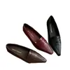 Sapatos scarpin femininos rasos de couro macio com bico quadrado retrô, novidade outono 2026, estilo britânico versátil, salto baixo, sem cadarço