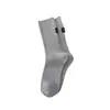 26 Estilos Nuevos de Calcetines para Mujer de Zhuji, Color Sólido de Doble Aguja con Etiqueta Sencilla, Calcetines Holgados Versátiles de Moda hasta la Pantorrilla para Primavera y Verano