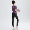Novo Top de Yoga Costas Nuas 2025 para Mulheres, Conjunto Esportivo para Treinamento e Corrida, Top de Manga Curta de Verão para Pilates e Fitness