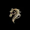 Nuevo Broche de Cabeza de Caballo Completamente Incrustado con Diamantes para Mujer, Ropa de Alta Gama Resistente a la Presión, Hebilla Anti-Exposición, Pin de Animal para Hombre, Ramillete para Traje