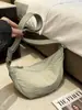 Bolso casual de mujer color caramelo, nuevo modelo 2025, bandolera versátil para uso diario, bolsa tipo dumpling, bolso deportivo ligero en forma de media luna