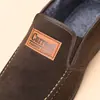 Zapatos de tela del viejo Pekín invierno para hombre de algodón cómodos con más terciopelo zapatos de papá para ancianos antideslizantes cálidos zapatos casuales para mediana edad y ancianos