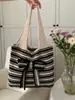 Bolsa de Tricô de Alta Capacidade, Estilosa e Simples para Mulheres, Estilo Coreano, Novo Modelo de Outono, Bolsa de Ombro Transversal, Bolsa de Mão Tendência 2023
