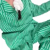 Conjunto de pijama listrado plus size, de corte solto, para mulheres, com mangas compridas e calças compridas, adequado para primavera e outono, e pode ser usado como roupa de casa ou roupa externa.