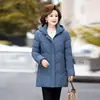 Nueva colección otoño e invierno 2026: abrigo de algodón para mujer de longitud media, acolchado y cálido, con capucha, diseñado para mujeres de mediana edad y madres