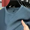 Fabricante direto camiseta fina de bambu e seda gelada masculina manga curta verão elástica slim fit confortável fresca top casual tendência