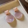 Brincos de pino de prata com pingente quadrado oval em resina, sensação de luxo leve e alta qualidade, brincos versáteis e requintados em estilo de feriado para mulheres