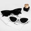 Venta al por Mayor de Frecuencia Cruzada 2022 Nuevas Gafas de Sol Moda Europea y Americana Retro Triángulo Cuadrado Marco Pequeño Gafas de Sol para Mujer Modernas