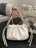 Nova Bolsa Nuvem Tendência Estilo Chinês Bolsa Dumpling Plissada com Corrente Bolsa de Ombro Transversal Personalizada 2025 Bolsa Balde Feminina