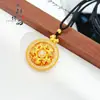 Tienda de Oro Mismo Estilo Oro Antiguo Chapado Diamante Incrustado Giratorio Cinco Caballos Muelle Bienvenida Brújula Colgante Nuevo Estilo Chino Signo Zodiacal Caballo Brújula Colgante