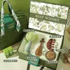 Souvenirs Saludables para el Festival de Medio Otoño, Pequeños Regalos Prácticos para Empleados, Ancianos y Madres: Peine de Cojín de Aire de Sándalo, Martillo de Ajenjo Regalo