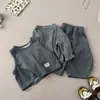 [Nueva Colección de Otoño] Conjunto de tres piezas para niño estilo coreano de otoño y primavera, incluye chaleco a rayas y camiseta interior de manga larga