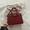 Bolsa pequena casual simples transfronteiriça bolsa transversal feminina 2026 nova estilo coreano bolsa quadrada feminina popular de verão bolsa para celular