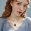 Collar Personalizado de Calavera Flor Corazón para Pareja Estilo Europeo y Americano con Colgante de Rosa Hueca Incrustado de Diamante, Cadena para Clavícula Regalo para Mujer