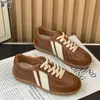 Zapatos de entrenamiento alemanes de encaje vintage de cuero para mujer, estilo Forrest Gump, nuevos zapatos deportivos casuales versátiles para otoño e invierno 2026 para mujer