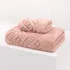Novo Conjunto de Toalhas de Banho Jacquard LOVE com Estampa de Fleece Coral Absorvente Seca Cabelo Presente Transfronteiriço Rede Influenciadores