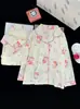 Conjunto de loungewear infantil estilo lapela, tecido fino para primavera e outono, cardigã de manga longa, pijama de algodão estilo coreano com estampa de nuvens para meninas
