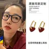 Pendientes Retro de Corazón Rojo para Mujer 2026 Nuevo Estilo Lujo Accesible Pendientes de Gama Alta Forma de Corazón Únicos Pendientes de Otoño e Invierno