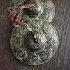 Sino de corda de couro feito à mão em cobre, pingente de sino de percussão estilo étnico, item decorativo colecionável vintage antigo