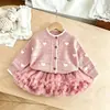 Cárdigan Suéter para Niña con Patrón de Corazón Hueco, Nuevo Tejido Otoño/Invierno, Combinado con Falda Plisada Casual Linda Conjunto de Dos Piezas