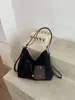 Bolsa Feminina Versátil de Camurça Vintage 2025 Nova Bolsa de Ombro para o Trabalho Grande Capacidade Bolsa Tote Transversal Venda por Atacado