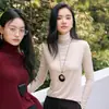 Camisa básica feminina de lã e acetato com gola alta sobreposta, top de malha liso slim-fit, top pulôver simples de Liocel 7026